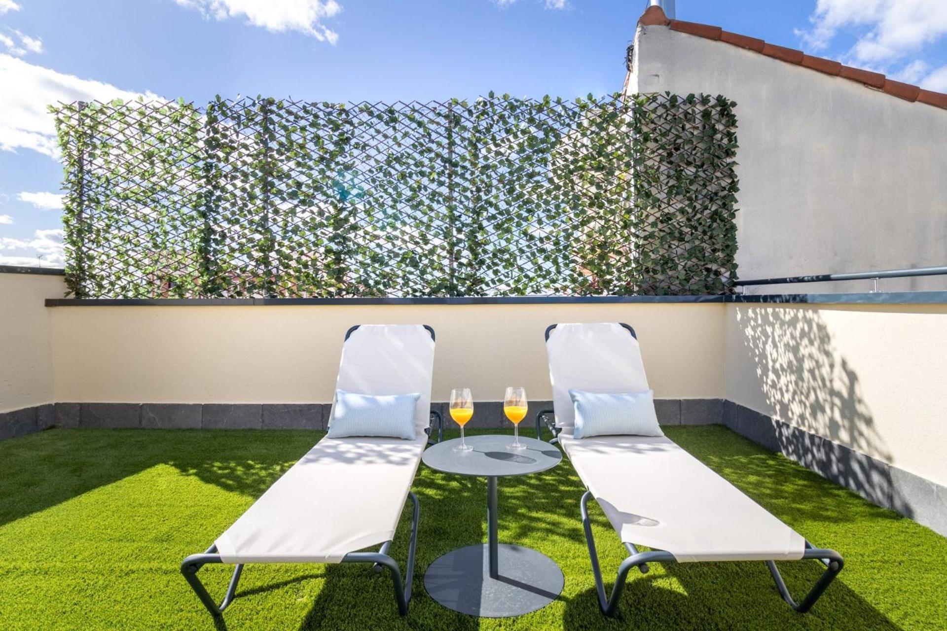 Escape In Trendy Triplex With Terrace In The Heart Of Toledo Atico Ii Madrid