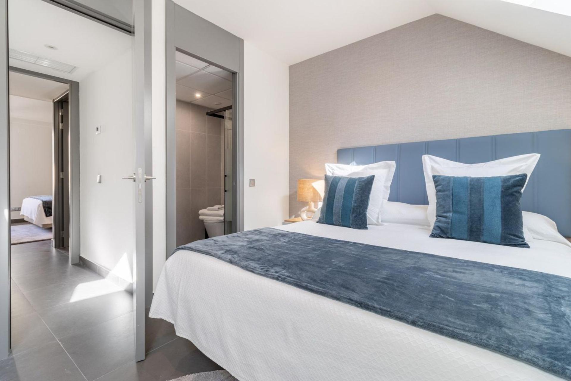 Escape In Trendy Triplex With Terrace In The Heart Of Toledo Atico Ii